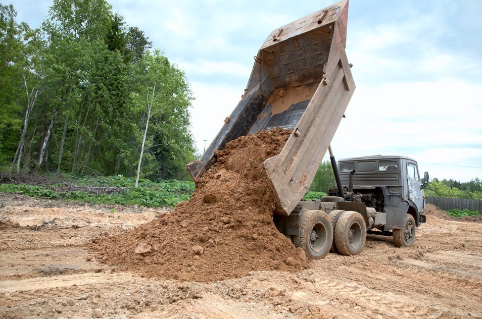 dump-truck-GettyImages-115751768